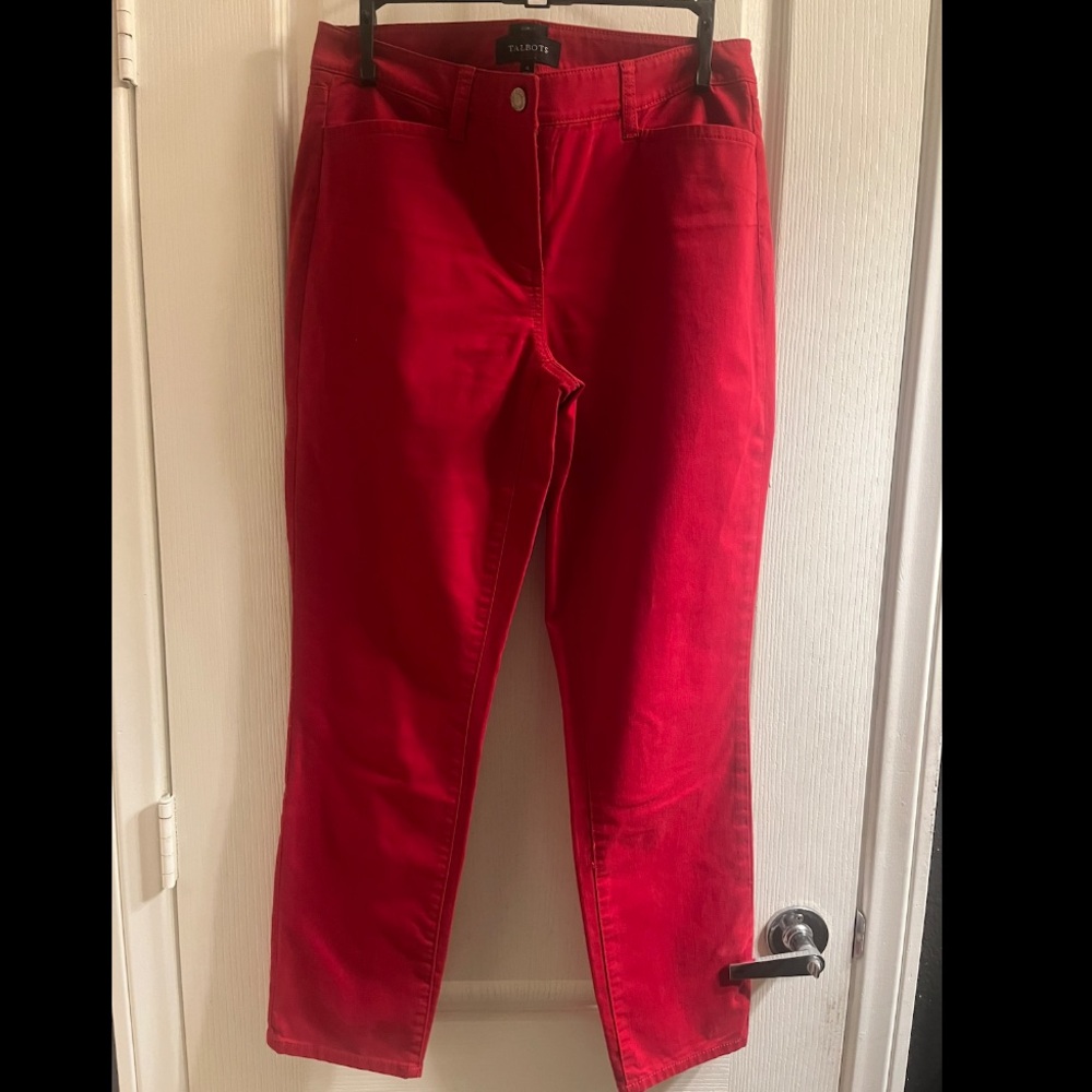 Talbots Curvy Pants…
Vibrant Red
Size 4 
97%
3%
Straight leg Red Pants 
Like new